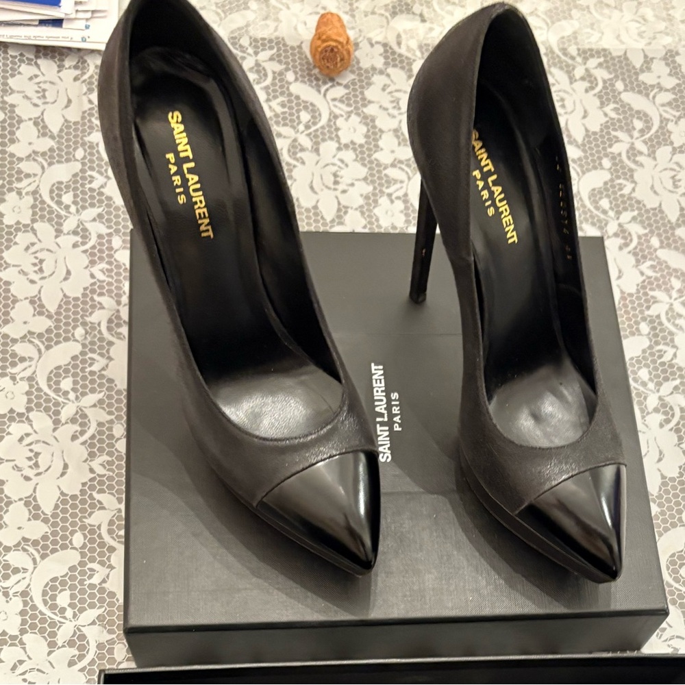 Yves Saint Laurent JANIS LEATHER HEELS